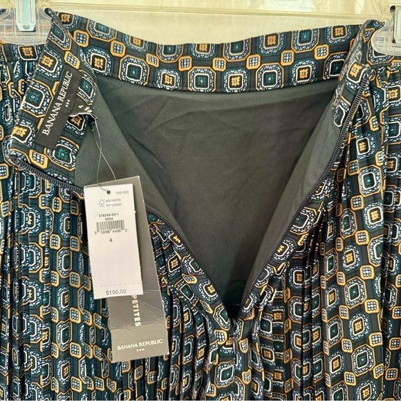 BANANA REPUBLIC MAXI SKIRT. OCTAGON PATTERN. LINED, SOFT, PLEATED SKIRT. NWT - Picture 8 of 15